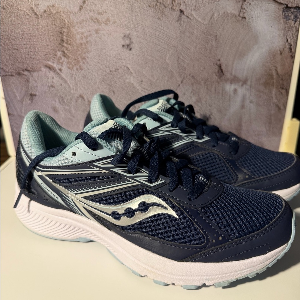 Saucony Cohesion 14 Navy/Light Blue Athletic Comfort Running Shoes Women Size 7